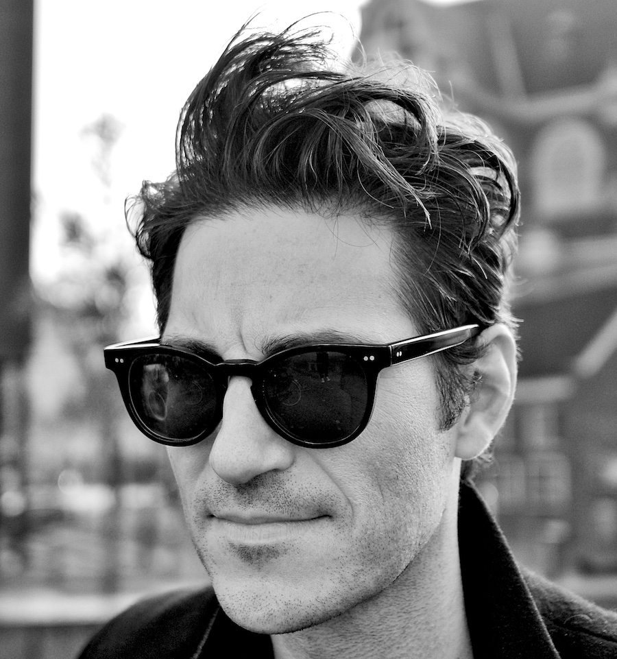 portret-man-zonnebril2bw2 - 1