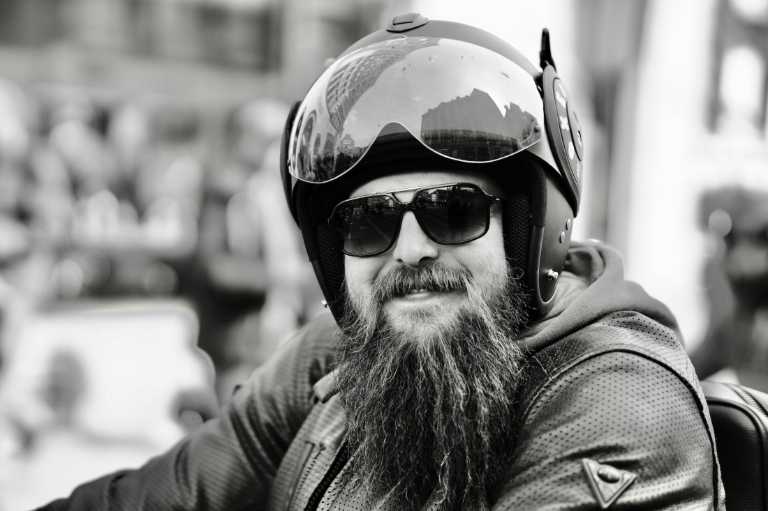 portret-m-motorhelm - 1 kopie