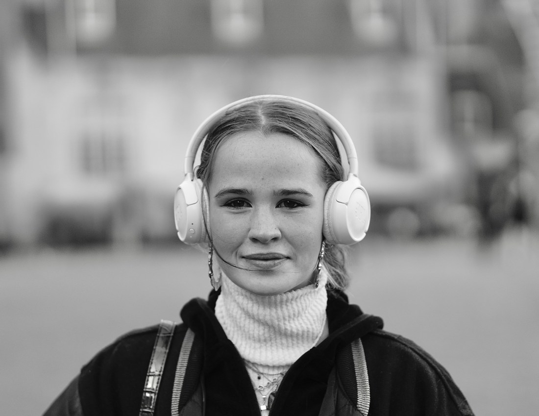 portret-v-overear - 1 kopie