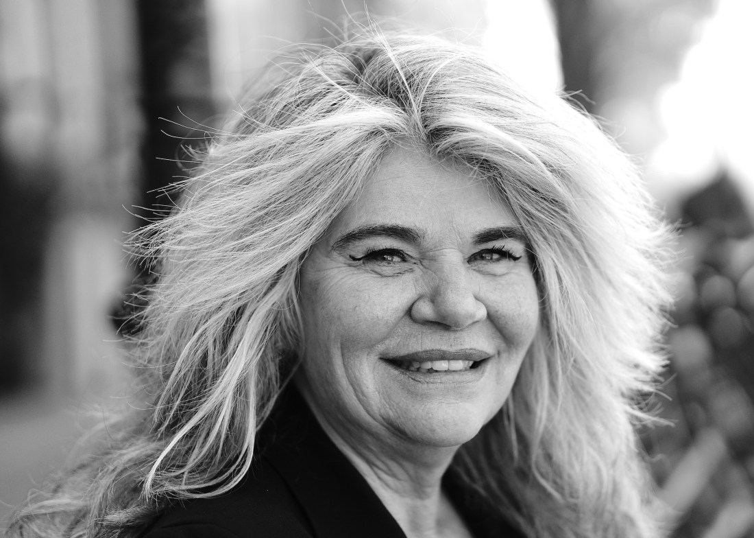 portret-v-blondveelhaarbankH - 1 kopie