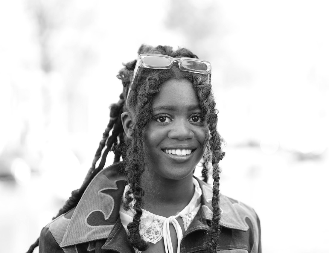 portret-v-vlecht bril kraagje bl - 1 kopie